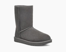 Load image into Gallery viewer, UGG Women&#39;s Classic Short II SHOES UGG AUSTRALIA   
