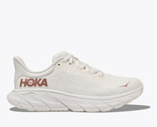 Load image into Gallery viewer, Hoka Women&#39;s Arahi 7 SHOES HOKA 6.5 rose gold
