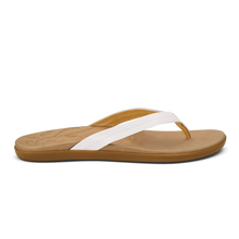 Load image into Gallery viewer, Olukai Women&#39;s Honu SHOES OLUKAI 6 White
