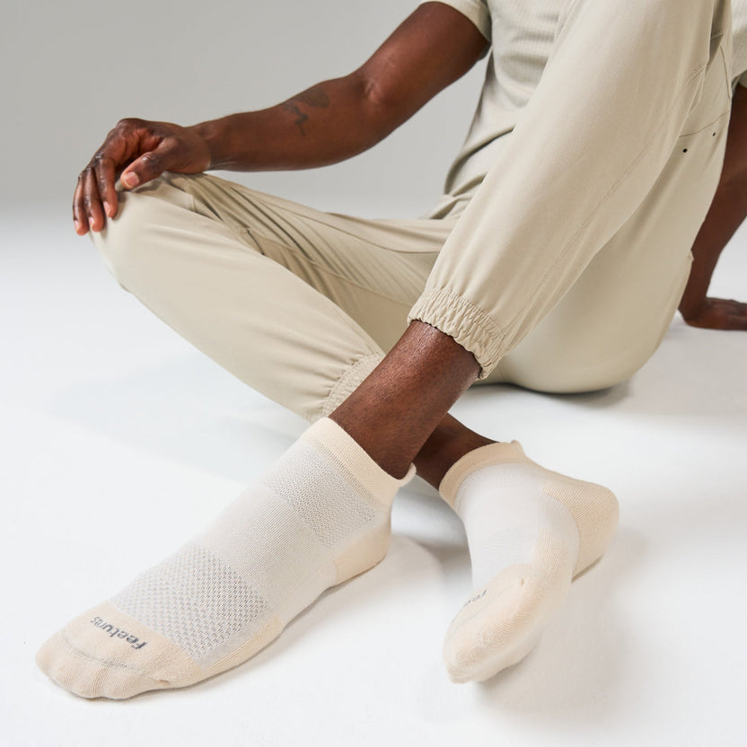 Unisex High Performance Max Cushion Tab SOX FEETURES