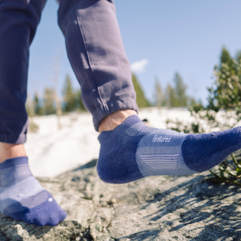 Unisex Merino 10 Max Cushion Tab SOX FEETURES