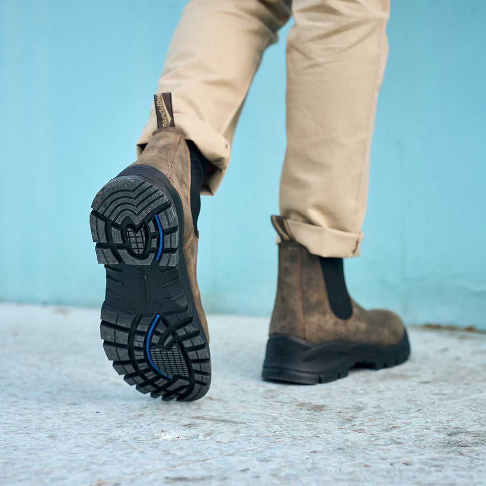 Unisex 2239 Lug SHOES BLUNDSTONE